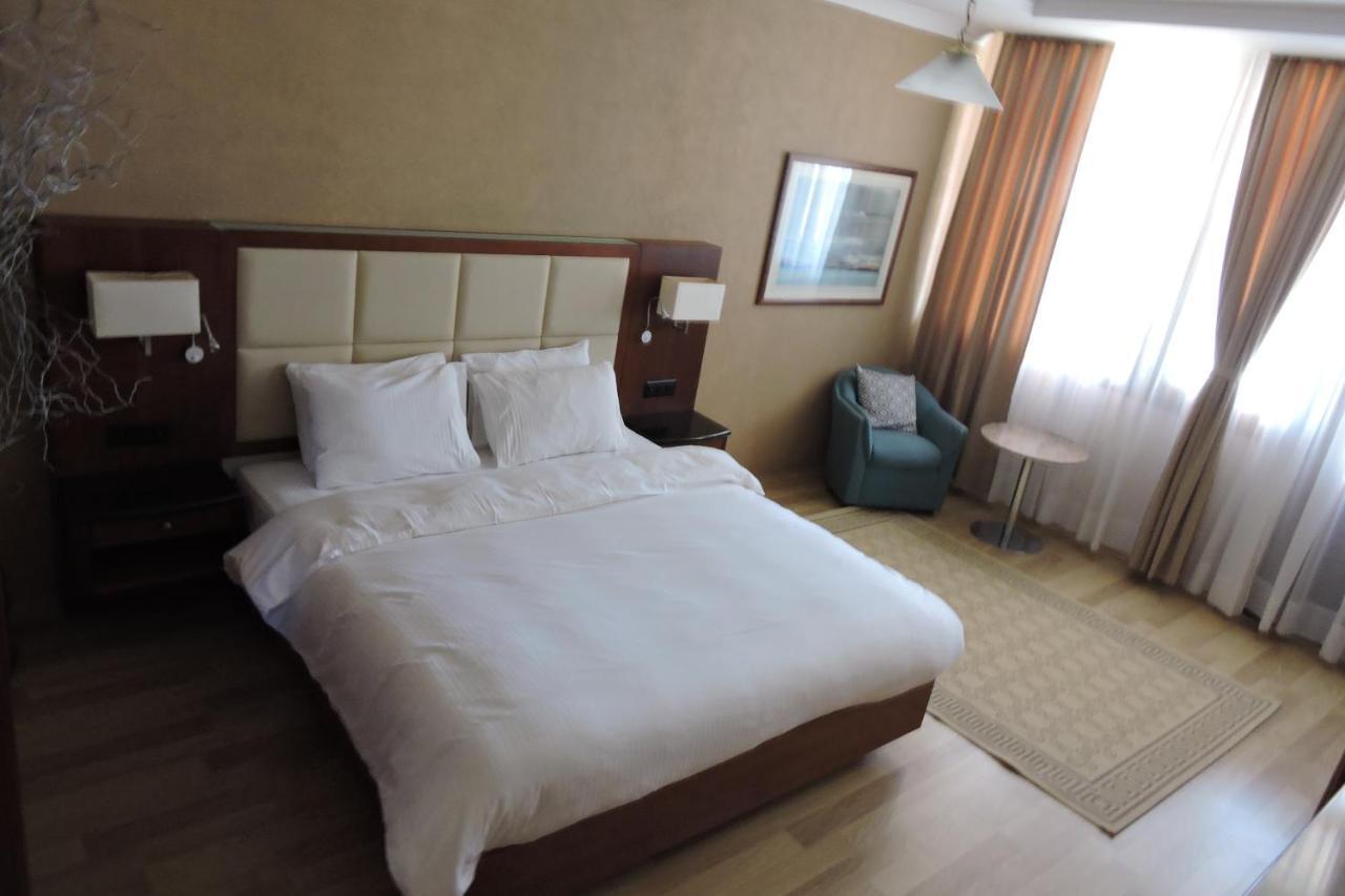 Lakeview Hotel And Resort Otesevo Dış mekan fotoğraf