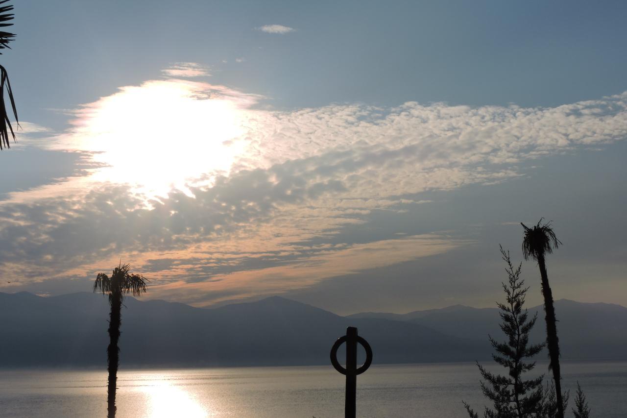 Lakeview Hotel And Resort Otesevo Dış mekan fotoğraf