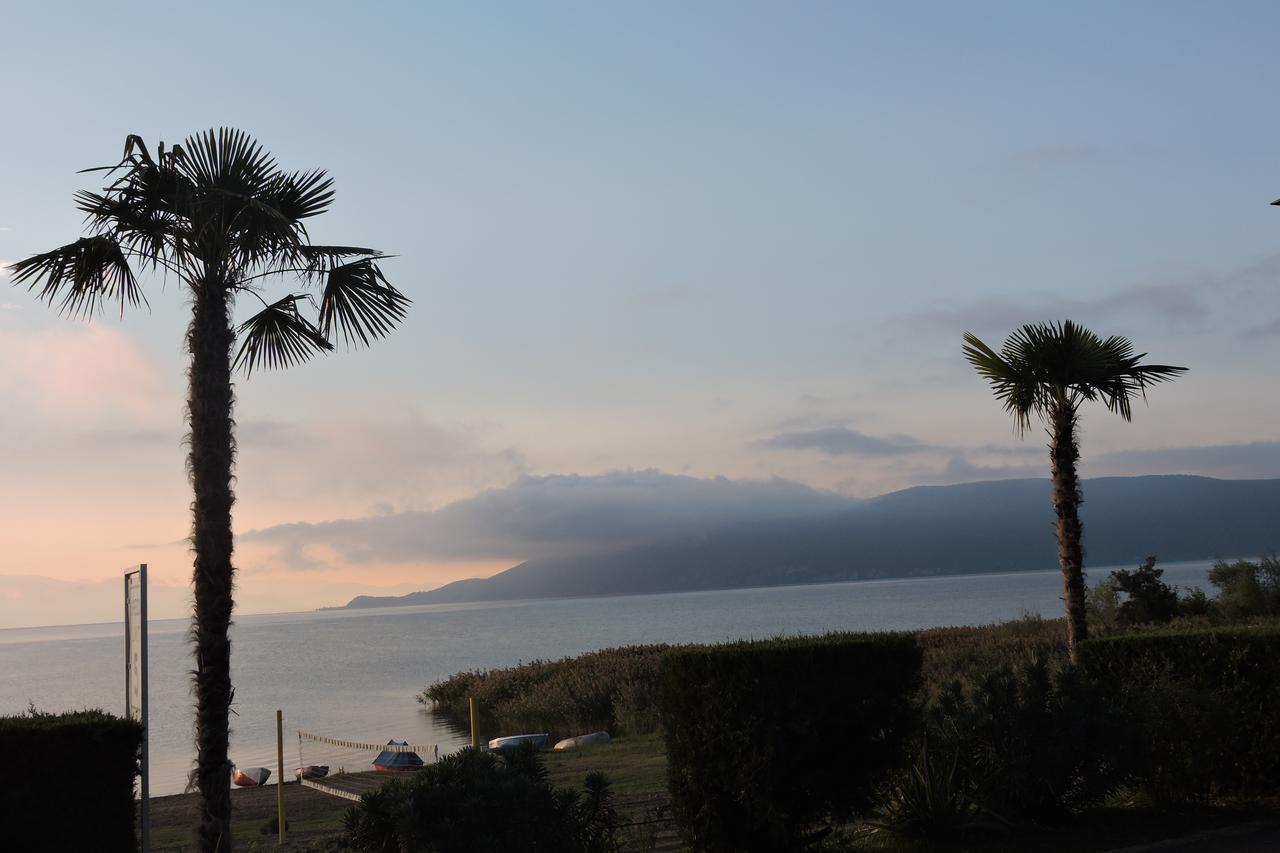 Lakeview Hotel And Resort Otesevo Dış mekan fotoğraf